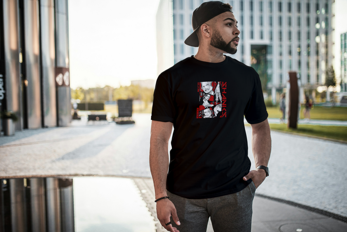 Shanks One Piece black T-shirt front model